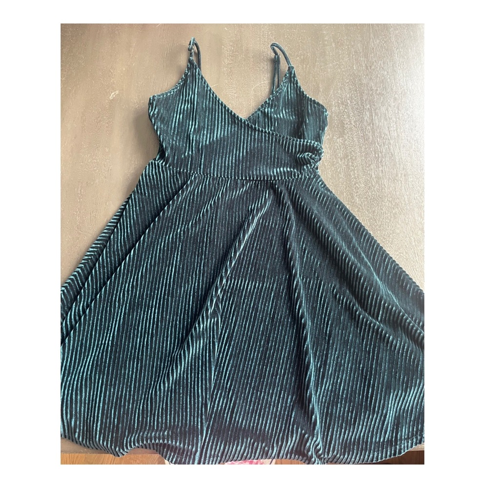 Forever 21 Dark Teal Green Ribbed Velvet V-Neck Skater Mini Dress Small‎